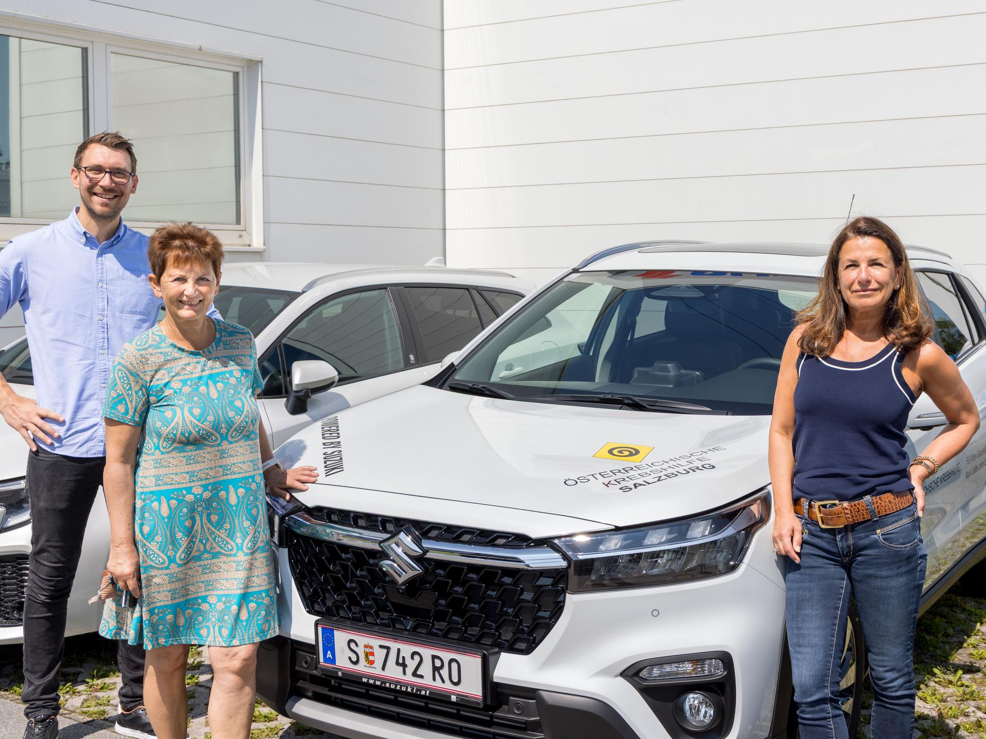 Suzuki KFZ Übergabe an Krebshilfe Salzburg