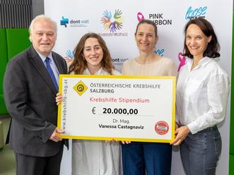 Scheckübergabe Krebshilfe Stipendium an Forscherinnen